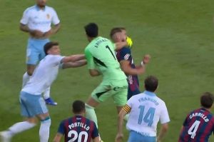 Esteban Andrada golpeo jugador