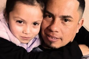KIM GOMEZ Y SU PAPA