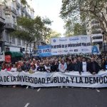 Masiva marcha universitaria en Plaza de Mayo por más presupuesto
