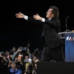 Milei cruzó a Sánchez en Madrid, elogió a Trump y anticipó «una Cuba libre»