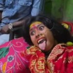 Una adolescente de India atrae a miles por una penitencia extrema