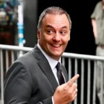 Adorni suma problemas judiciales: la Fiscalía investiga el vuelo a Punta del Este y una casa sin declarar