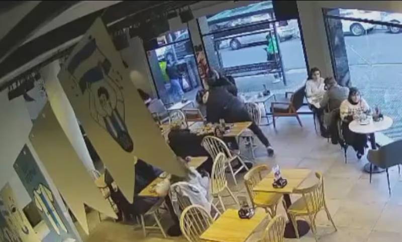 asalto a jubilados cafe