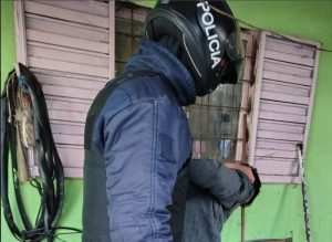 asalto mujer policia san luis
