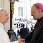 El Papa León XIV recibió al obispo de San Luis en el Vaticano antes de su llegada a la Argentina
