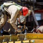 La industria argentina en caída libre: un estudio de la UBA revela que el sector retrocedió a niveles de la posguerra