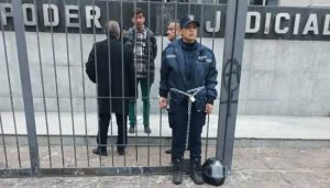 encadenada en el poder judicial san luis