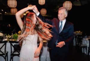 mauricio macri festejo los 15 de antonia