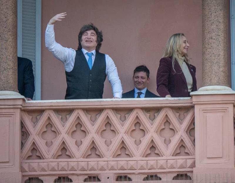 milei-balcon