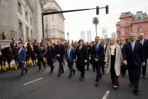 milei y gabinete 25 de mayo