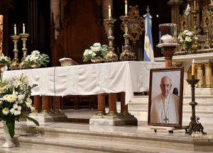 misa por francisco a 1 anio