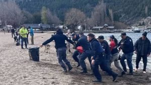 mujer muere en el lago lacar