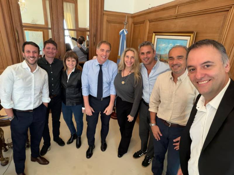 reunion de gabinete de milei