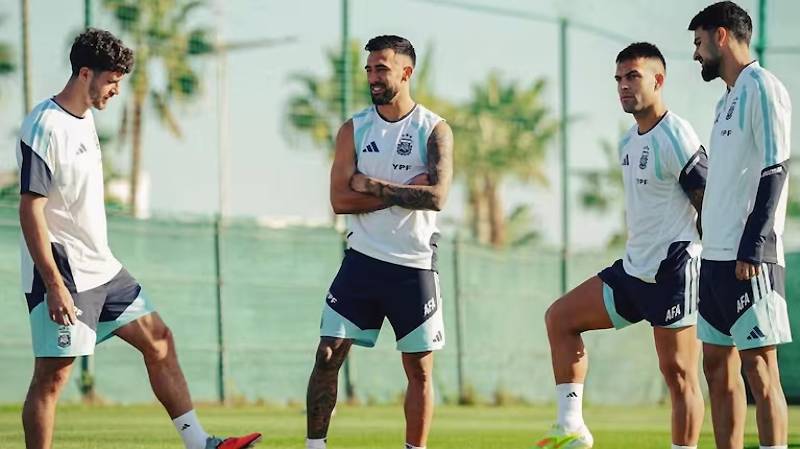 senesi entreno con la seleccion