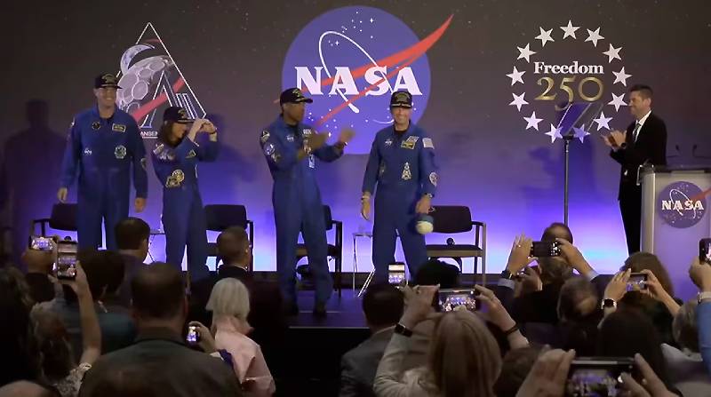 tripulantes artemis II