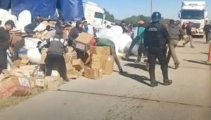 vaciaron un camion en san luis
