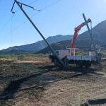 El viento derribó un poste y dejó sin luz a Villa de la Quebrada